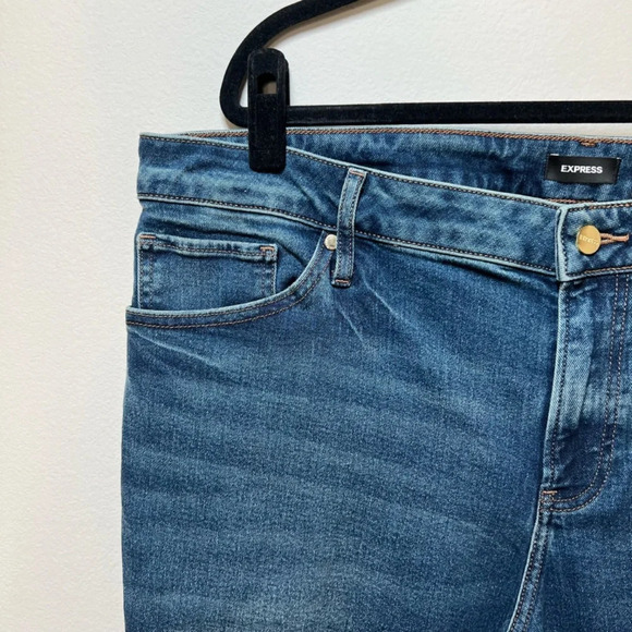 Express Women's 90s Ankle Boot Cut Jeans Blue Distressed Denim Mid Rise  16L NWT - Picture 5 of 13